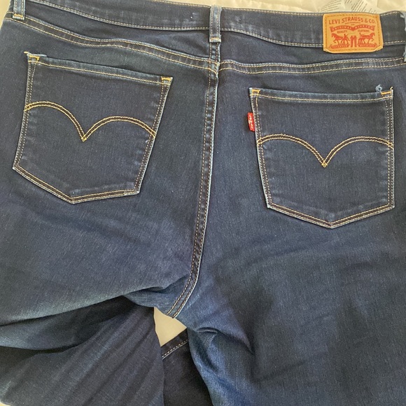 STRAIGHT DARK WASH LEVI’S - Picture 2 of 3